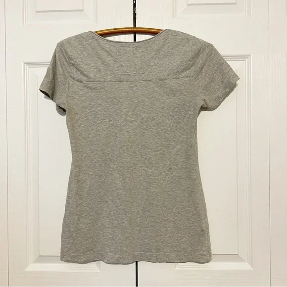 Johnny Was Embroidered Short Sleeve T-Shirt Size XS Gray Scoop Neck Floral Tee - Picture 11 of 11